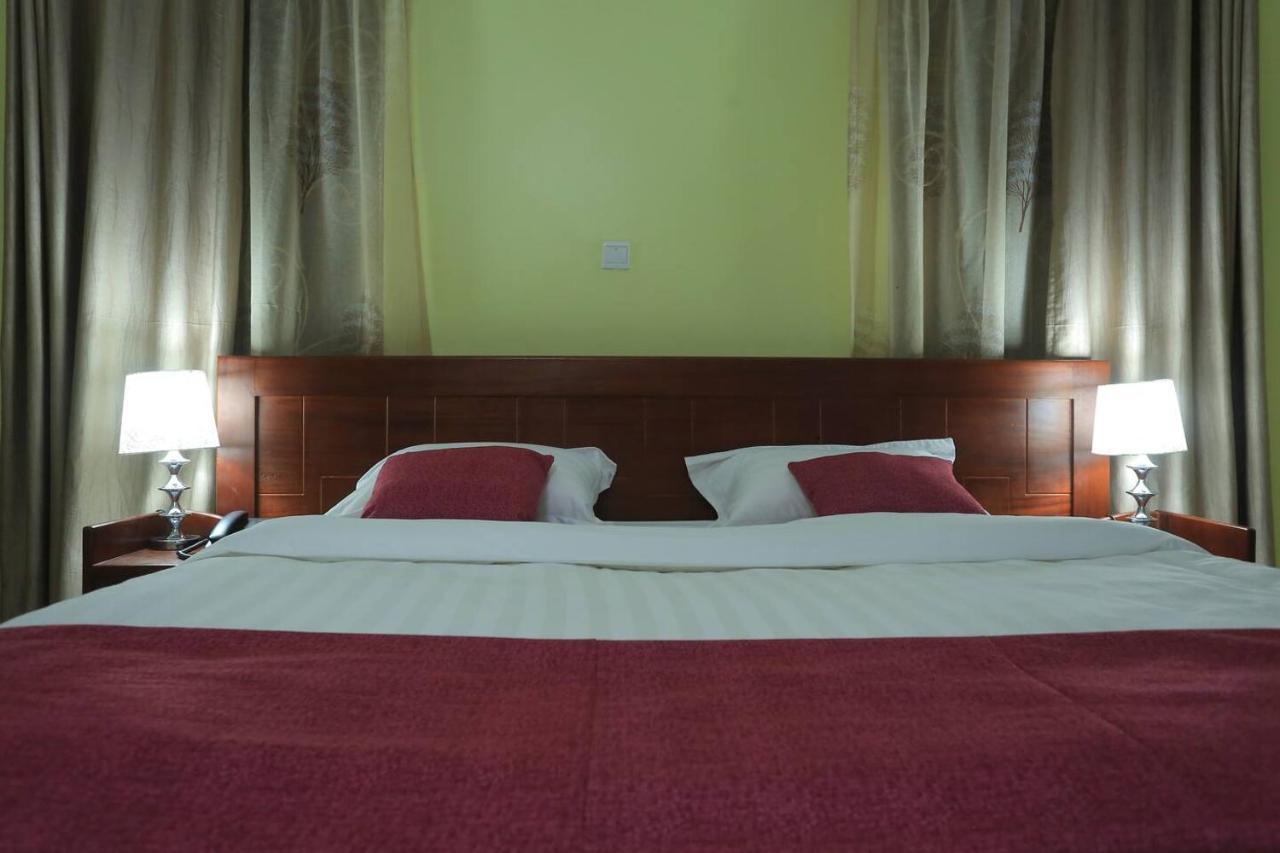Precious Villas Lubowa ภายนอก รูปภาพ