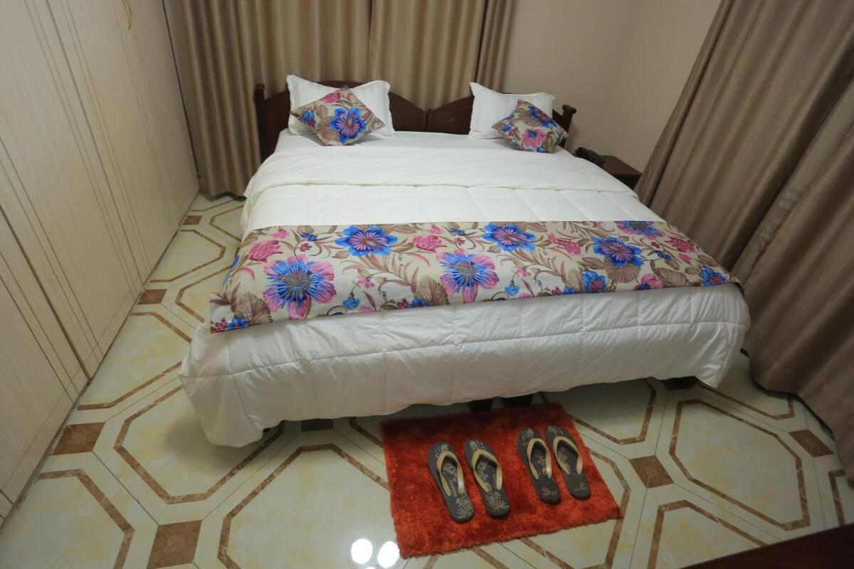 Precious Villas Lubowa ภายนอก รูปภาพ