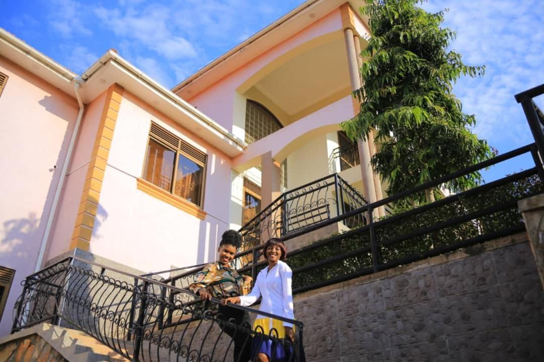 Precious Villas Lubowa ภายนอก รูปภาพ