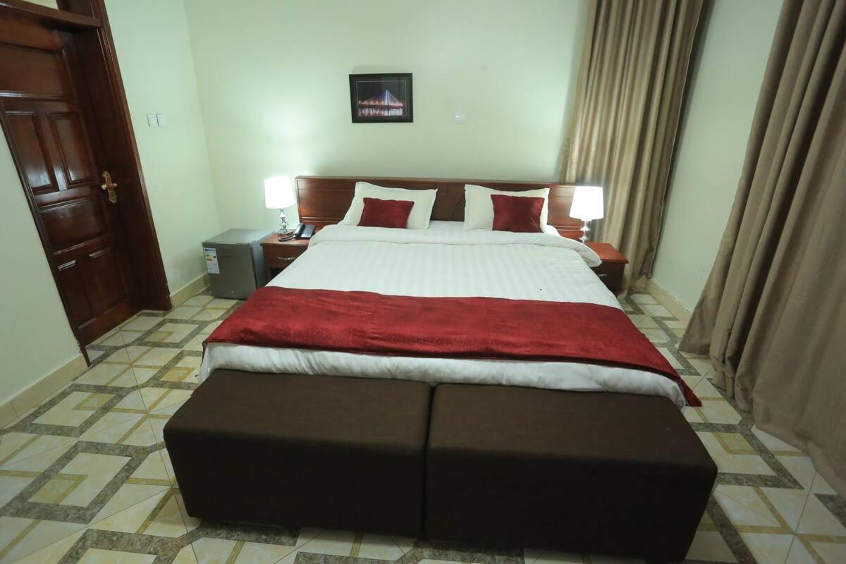 Precious Villas Lubowa ภายนอก รูปภาพ