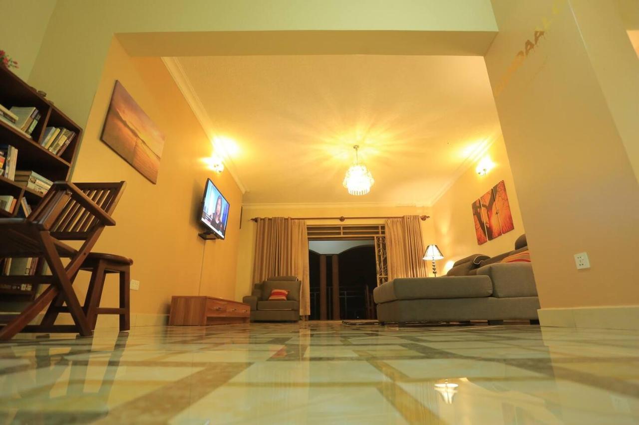 Precious Villas Lubowa ภายนอก รูปภาพ