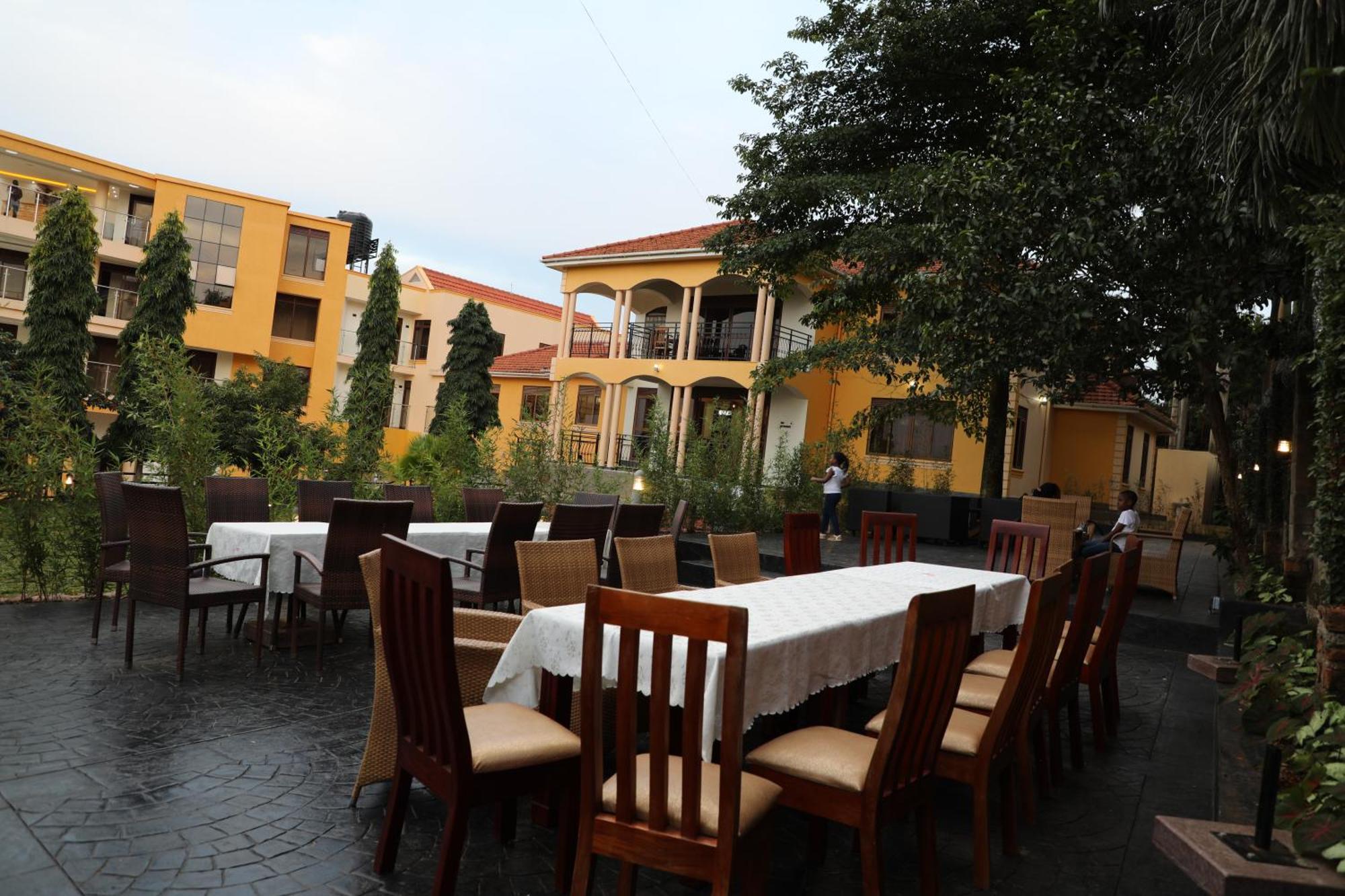 Precious Villas Lubowa ภายนอก รูปภาพ